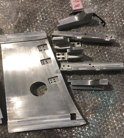 從配件加工、組裝調(diào)試到復(fù)測(cè)交貨,三坐標(biāo)如何將檢具定位基準(zhǔn)數(shù)據(jù)量化(圖1) 從配件加工、組裝調(diào)試到復(fù)測(cè)交貨,三坐標(biāo)如何將檢具定位基準(zhǔn)數(shù)據(jù)量化(圖1)